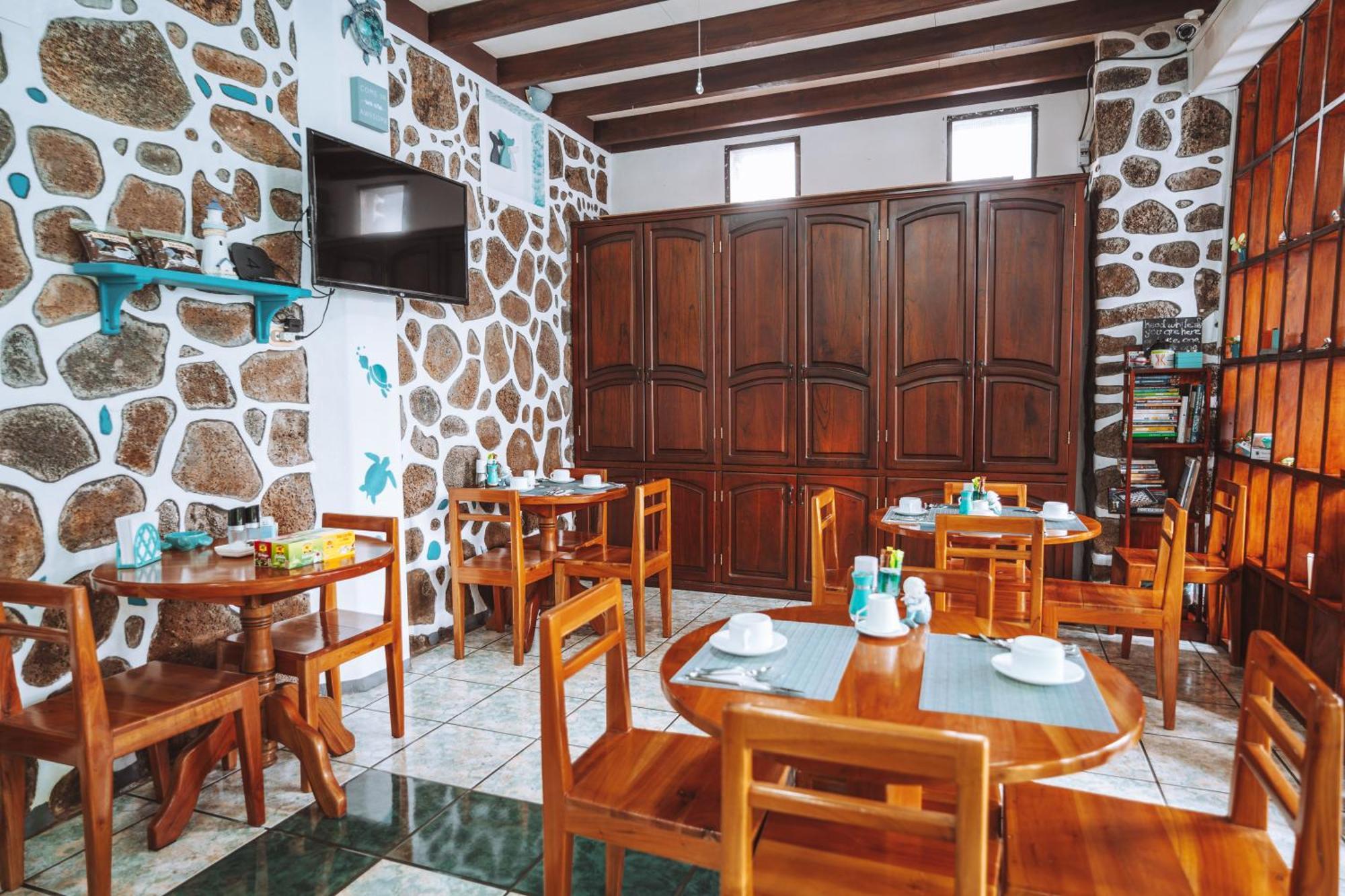 Maidith Galapagos Inn Puerto Ayora  Zewnętrze zdjęcie