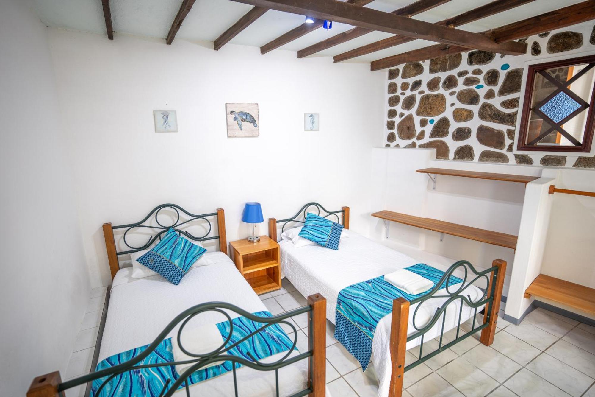 Maidith Galapagos Inn Puerto Ayora  Zewnętrze zdjęcie