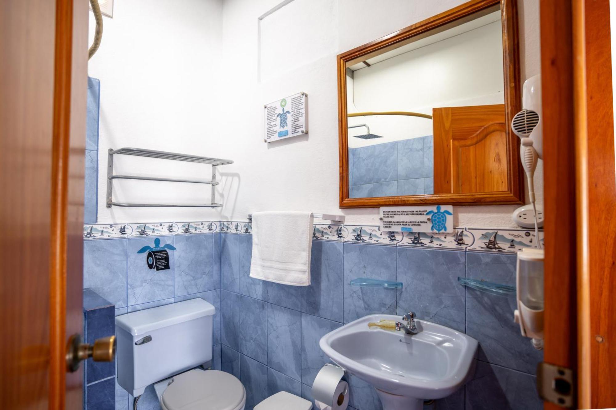 Maidith Galapagos Inn Puerto Ayora  Zewnętrze zdjęcie