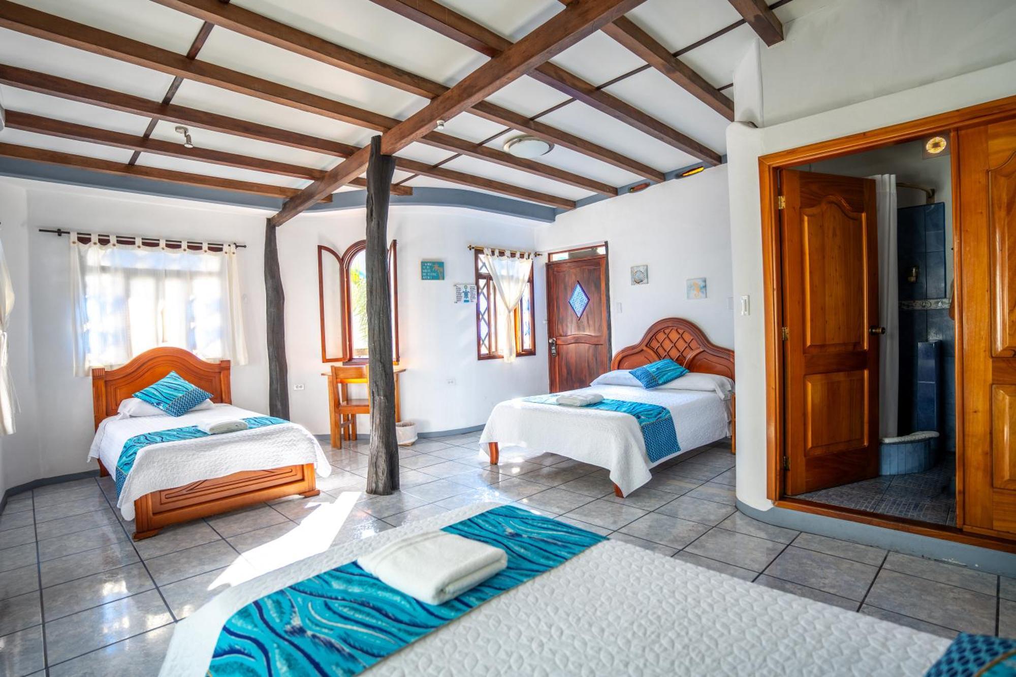 Maidith Galapagos Inn Puerto Ayora  Zewnętrze zdjęcie