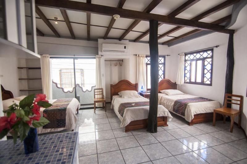 Maidith Galapagos Inn Puerto Ayora  Zewnętrze zdjęcie